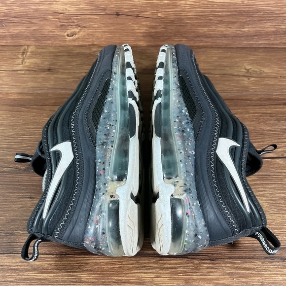 Nike Black and Gray Athletic Shoes - Picture 2 of 11